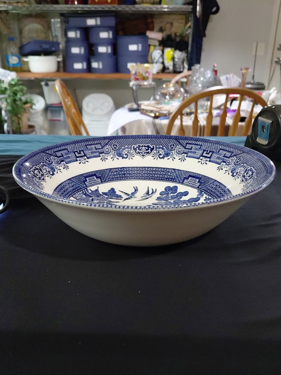 Vintage Churchill England Blue Willow 9.5" Round Serving/Vegetable Bowl