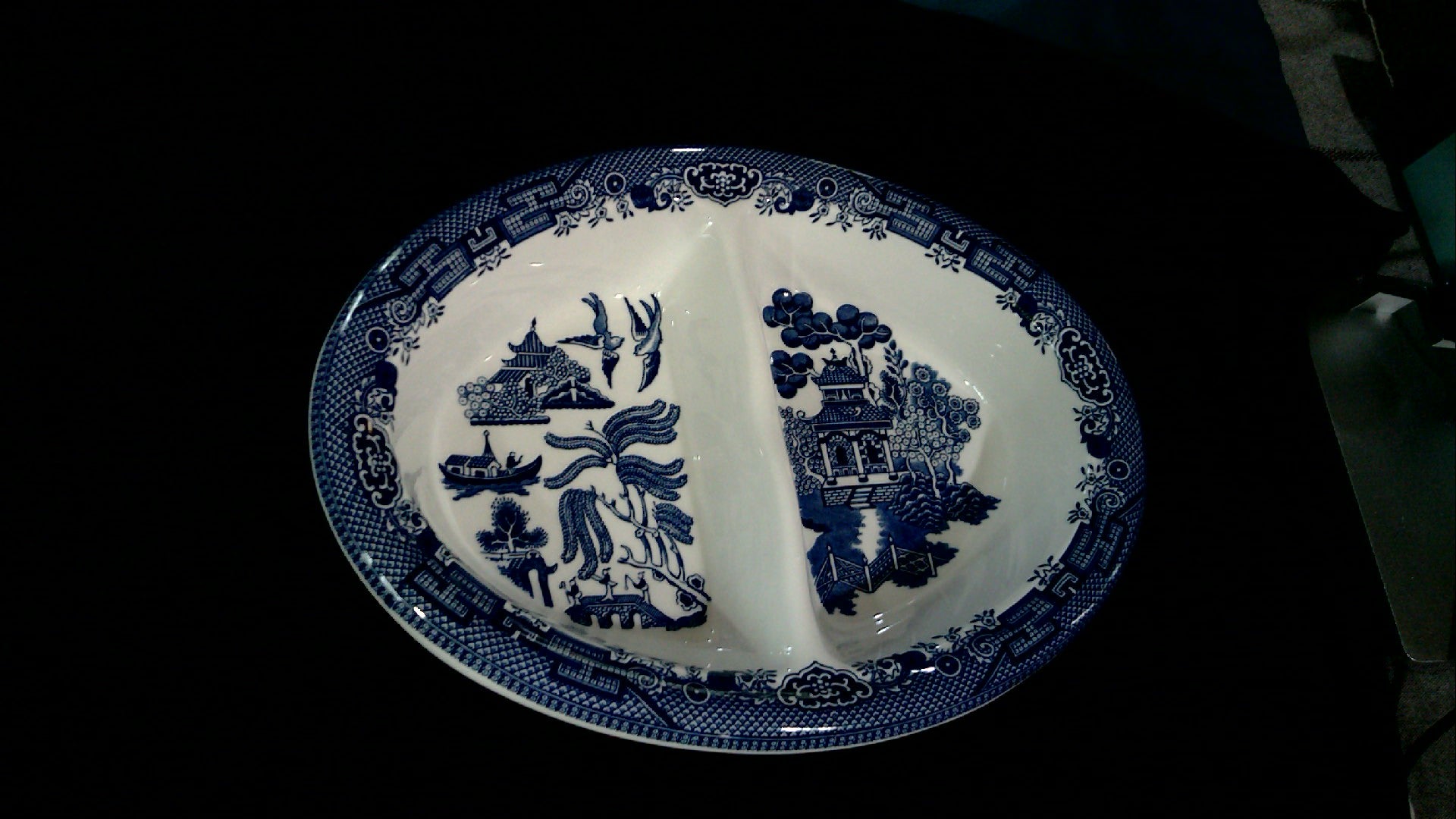 Vintage Churchill England Blue Willow oval divided vegetable serving dish
