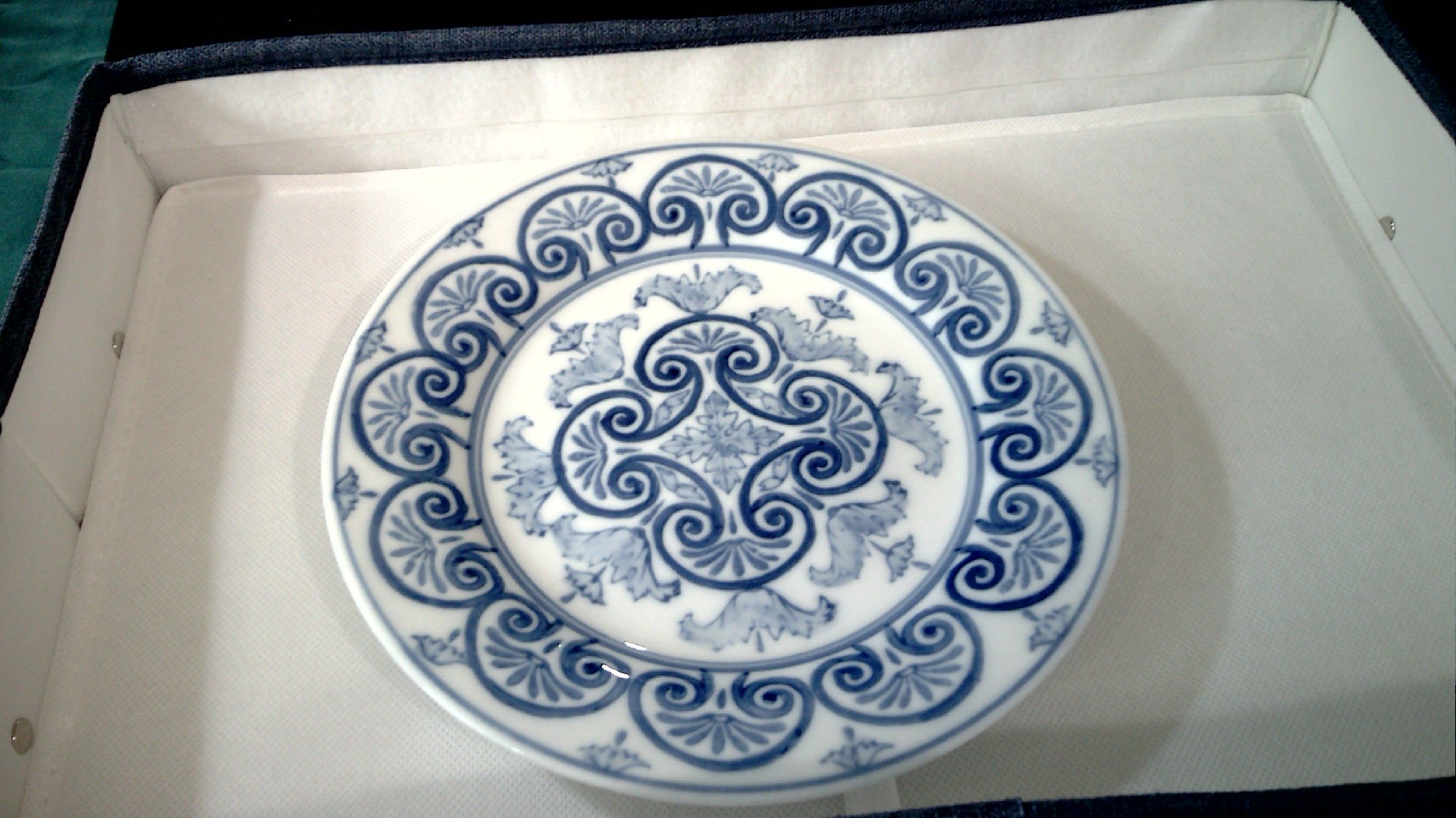 6 8" Vintage Bombay Company Blue and White pattern salad/accent plates