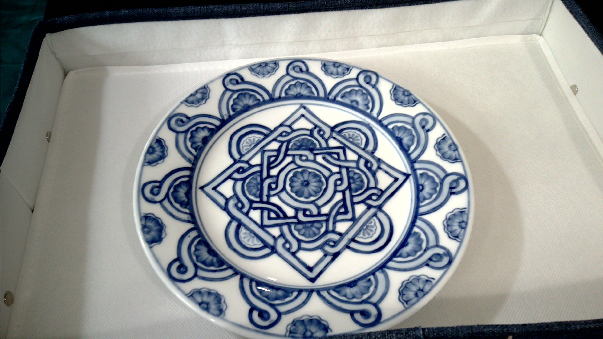 6 8" Vintage Bombay Company Blue and White pattern salad/accent plates