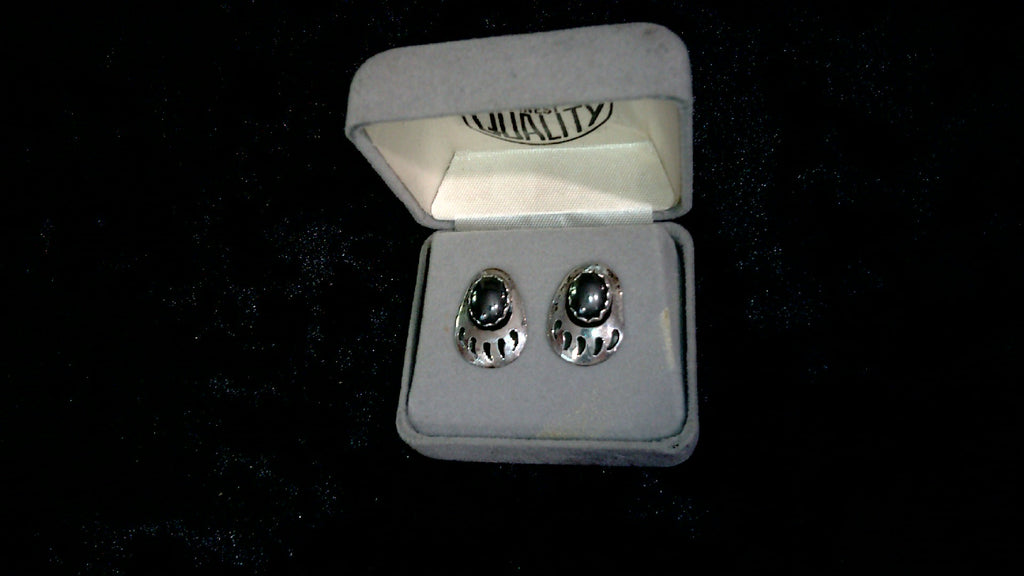 Native American Sensa Eustace Signed SE Sterling 925 Bear Paw Hematite stud Earrings