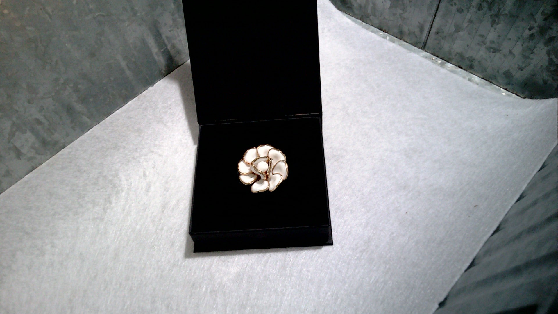 Vintage Crown Trifari Flower White Milk Glass and Gold-toned Metal 1950s