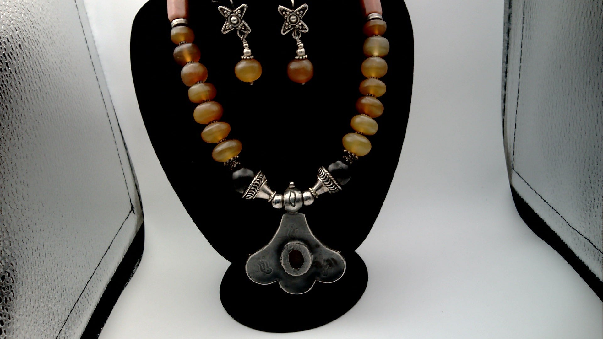 Vintage Moroccan Sterling Silver Resin 17" Necklace and Earring Set weight 142.6 g
