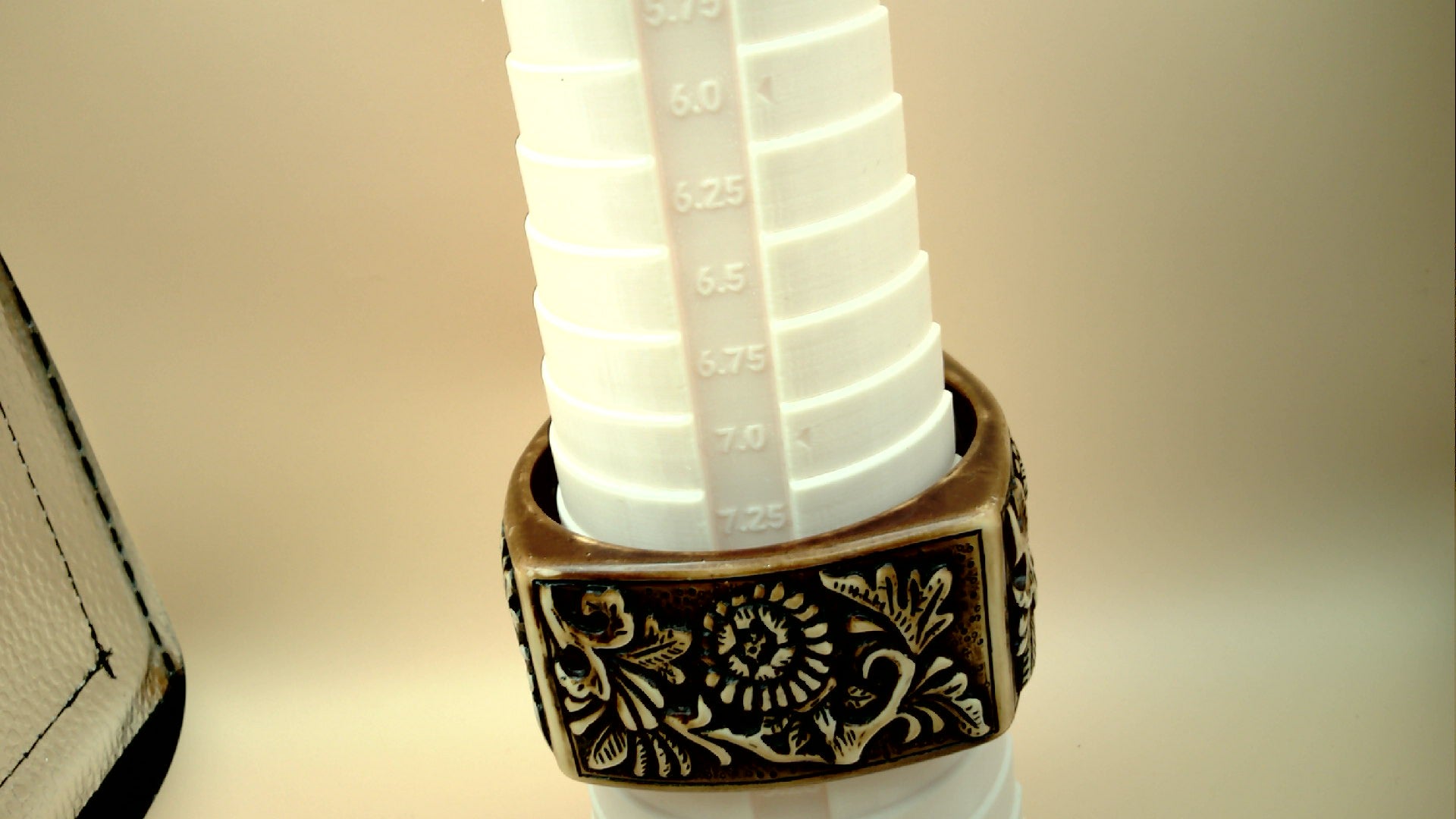 Vintage Square Shaped Floral Embossed Chunky Acrylic Resin Bracelet