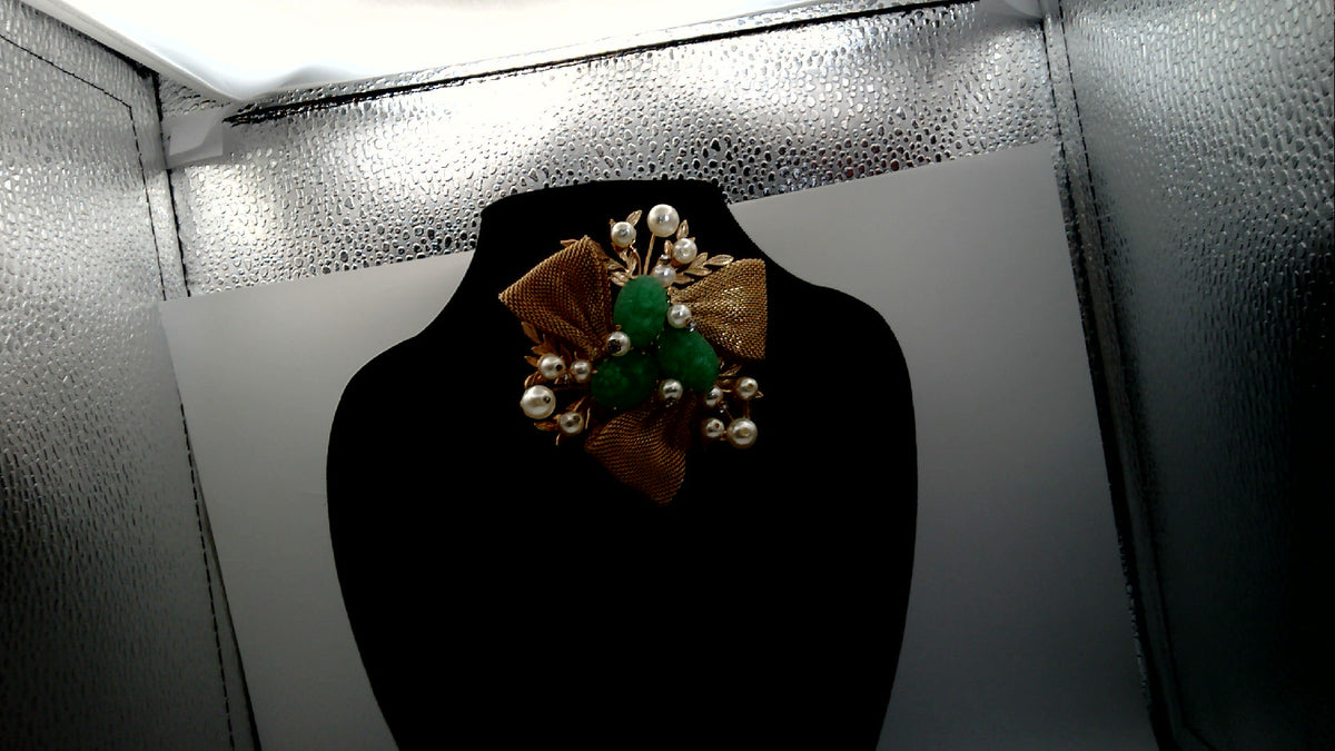 Vintage signed HOBE' Gold tone Mesh Bow Brooch Green Carved Glass  Jade Faux pearl with clear Rhinestones