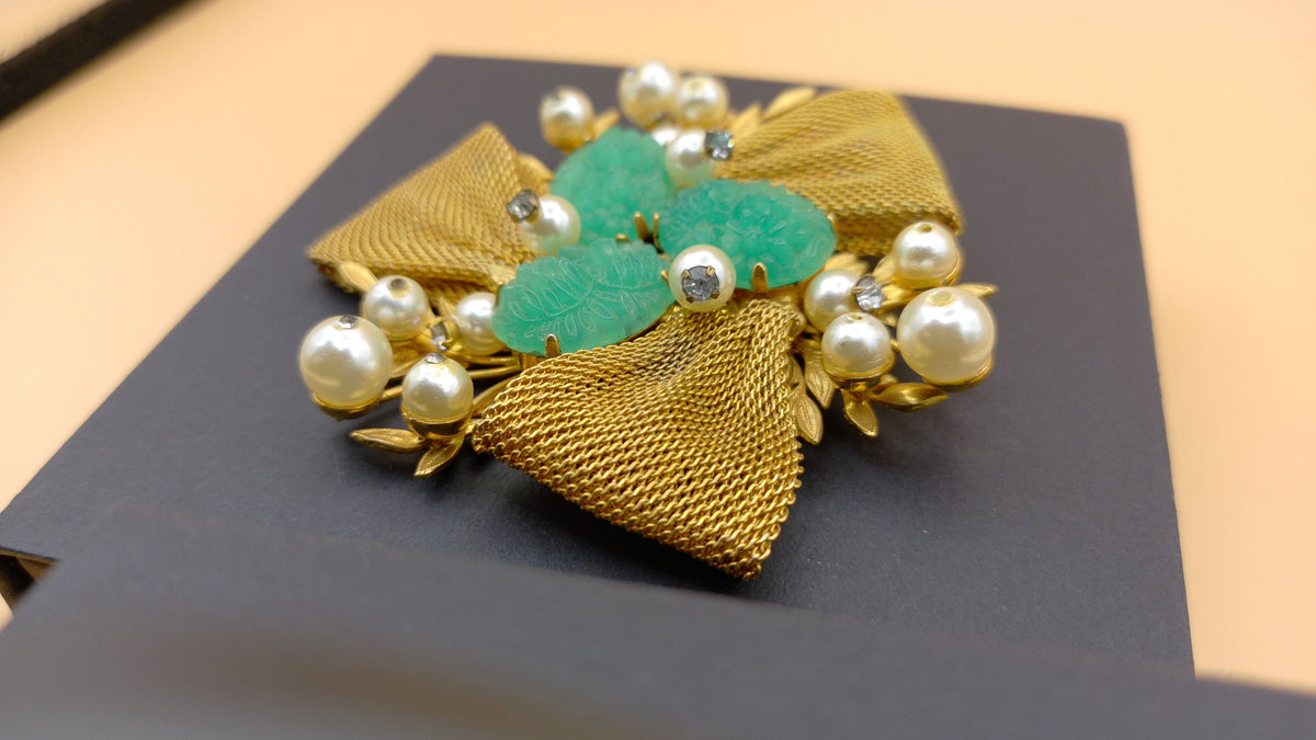 Vintage signed HOBE' Gold tone Mesh Bow Brooch Green Carved Glass  Jade Faux pearl with clear Rhinestones